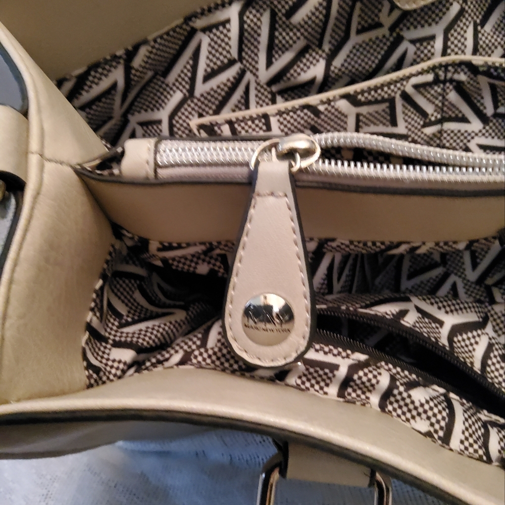 Purse - Picture 15 of 16